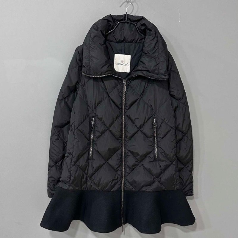 Moncler 荷葉邊羽絨外套 1碼(其他尺寸可以另外詢問) 98新配件塵袋衣架-1