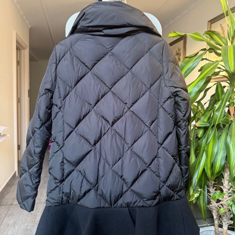 Moncler 荷葉邊羽絨外套 1碼(其他尺寸可以另外詢問) 98新配件塵袋衣架-4