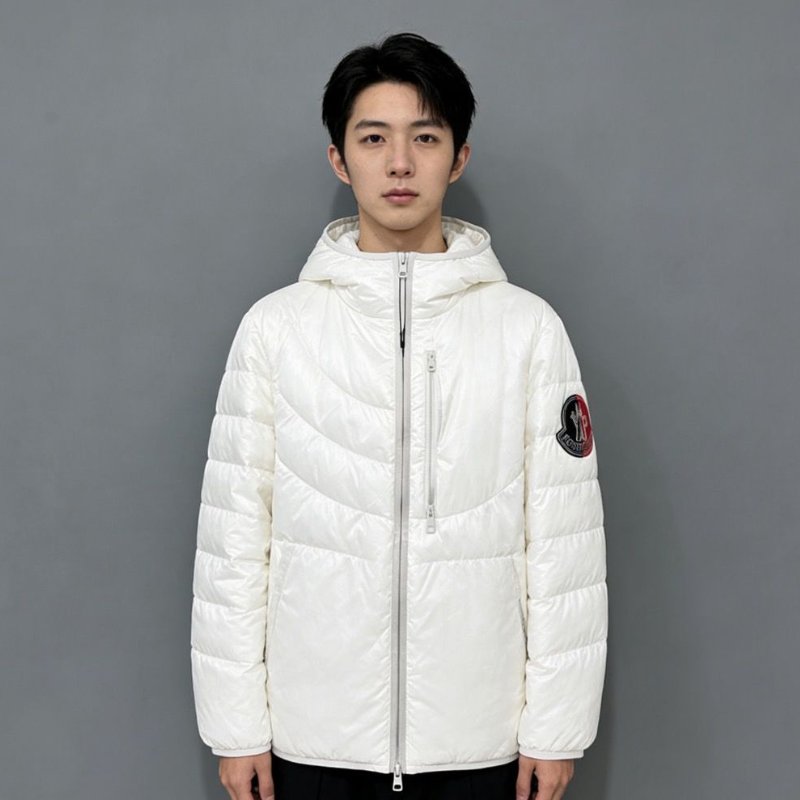 Moncler 薄款羽絨外套 1碼 99新配件塵袋-0