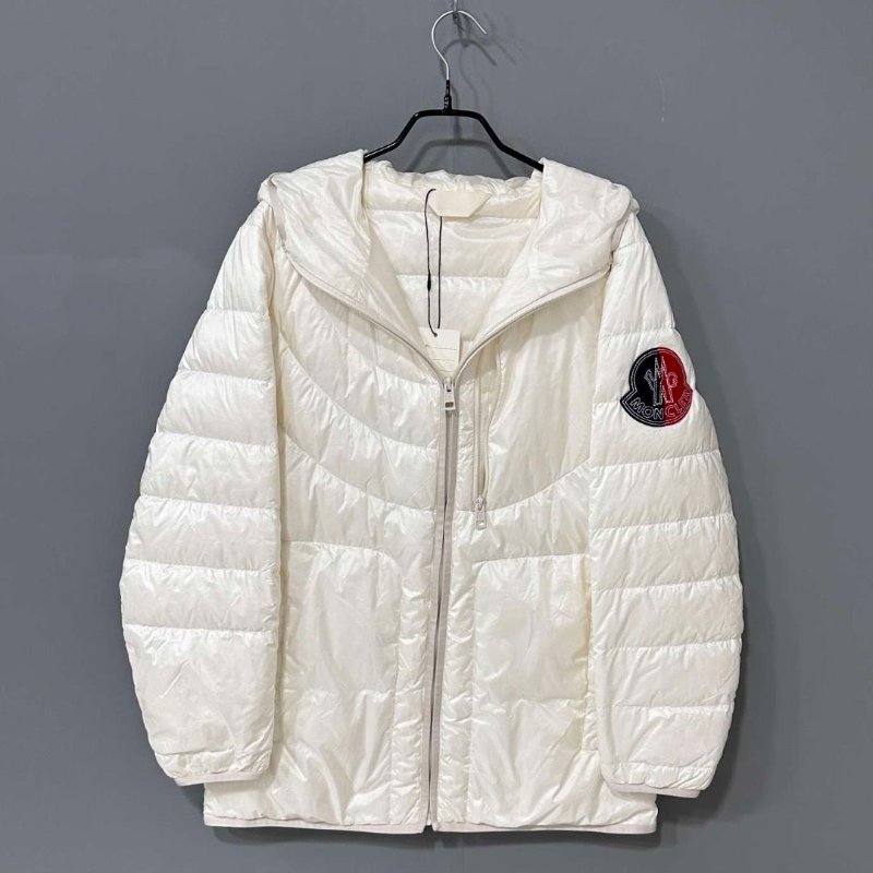 Moncler 薄款羽絨外套 1碼 99新配件塵袋-1