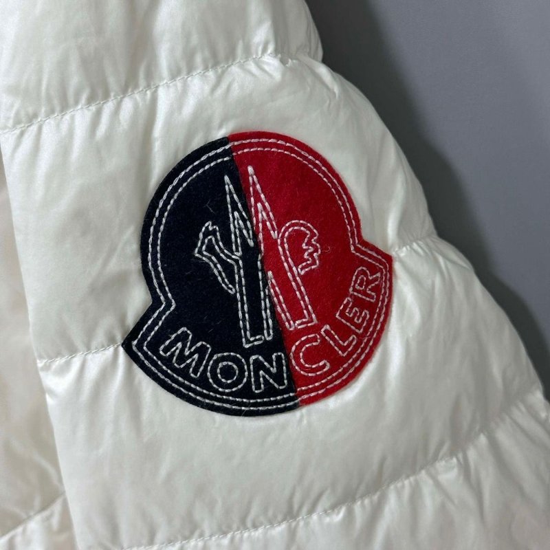 Moncler 薄款羽絨外套 1碼 99新配件塵袋-2