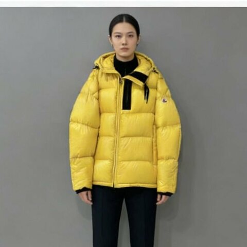 Moncler Guitry系列黃色雙拉鍊羽絨外套99新配件塵袋