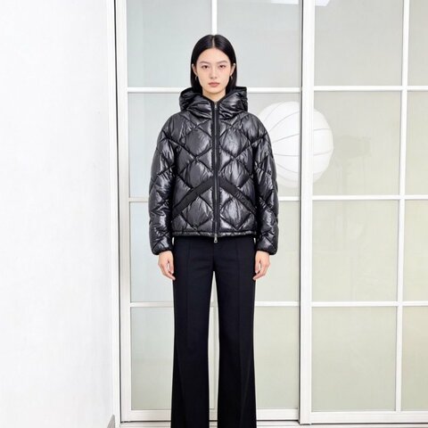 Moncler Egilope黑色菱格連帽拉鍊羽絨服成色98新 尺碼2碼
