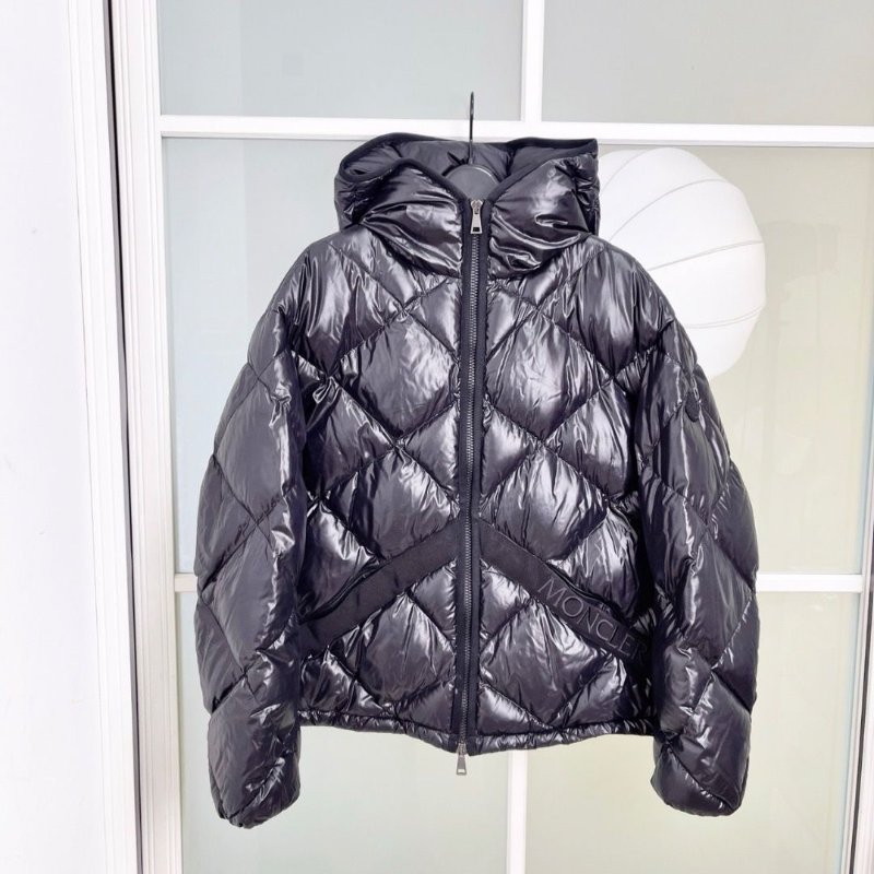 Moncler Egilope黑色菱格連帽拉鍊羽絨服成色98新 尺碼2碼-1