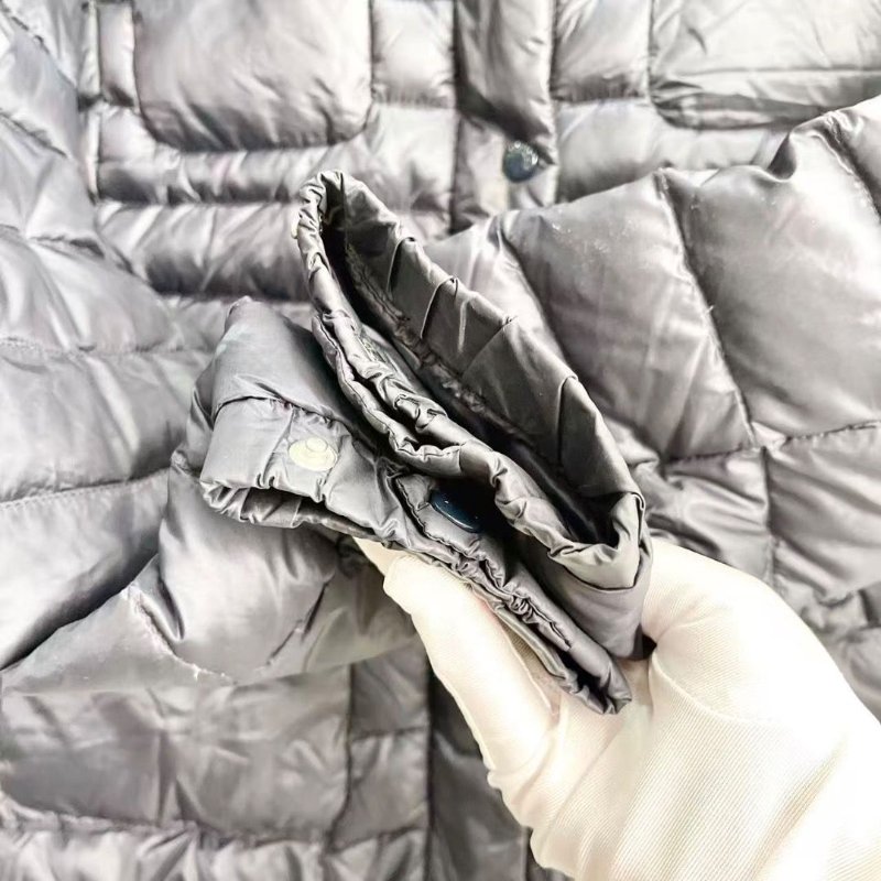 Moncler 藍黑色薄款羽絨外套 尺碼1碼,衣長59cm,胸圍94cm 98新配件塵袋-2