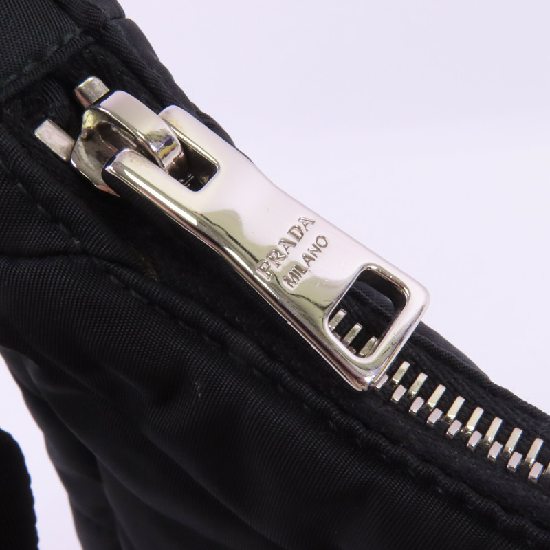 PRADA 尼龍Padded Re Nylon銀扣肩背袋-9