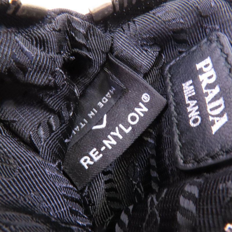 PRADA 尼龍Padded Re Nylon銀扣肩背袋-16