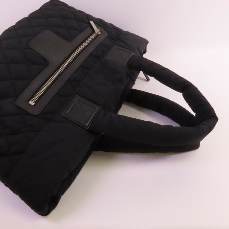 CHANEL 尼龍Coco Cocoon銀扣肩背袋-4