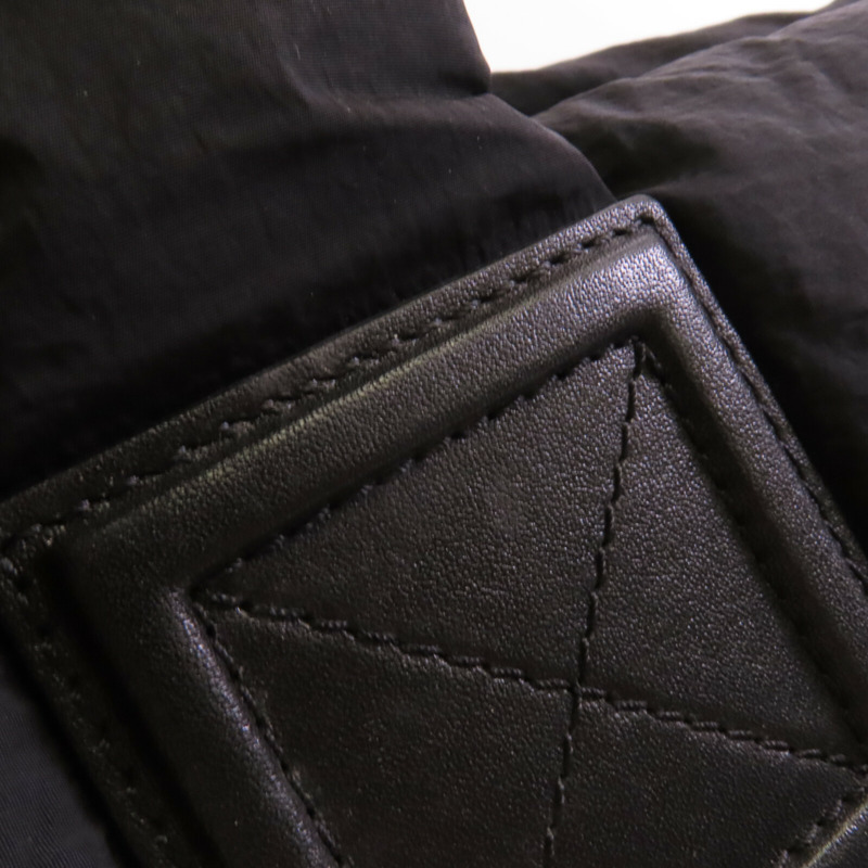 CHANEL 尼龍Coco Cocoon銀扣肩背袋-10