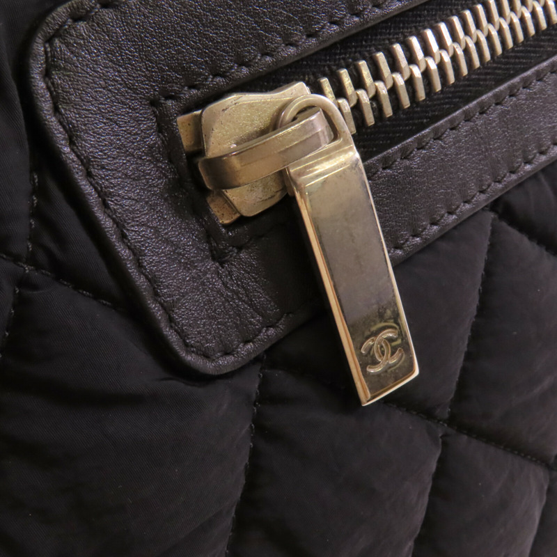 CHANEL 尼龍Coco Cocoon銀扣肩背袋-12