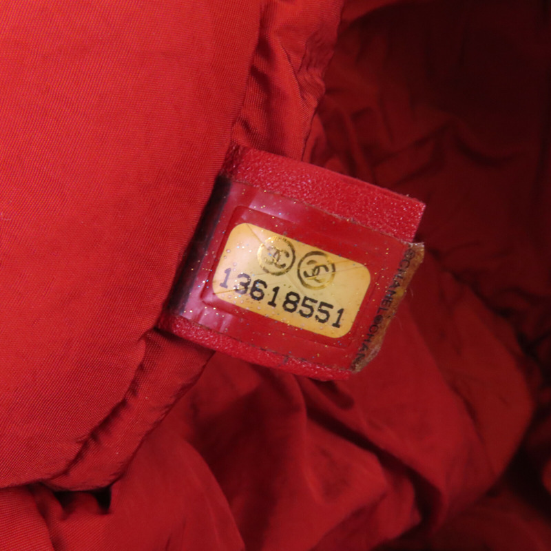 CHANEL 尼龍Coco Cocoon銀扣肩背袋-16