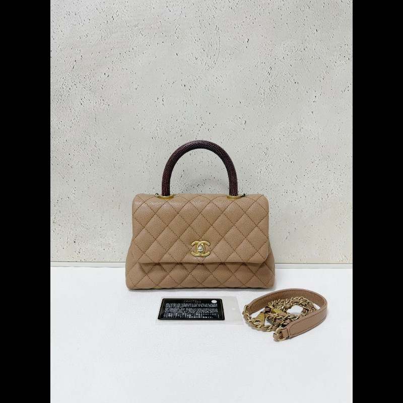 Chanel coco handle 奶茶色
小號 蜥蜴紅手柄-0