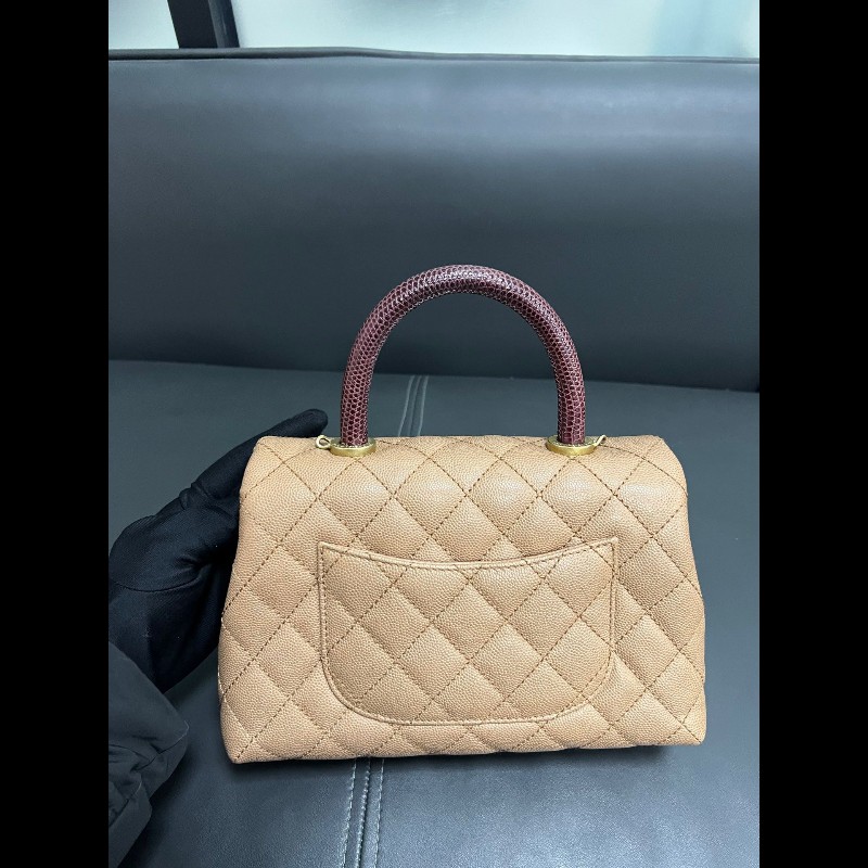Chanel coco handle 奶茶色
小號 蜥蜴紅手柄-2