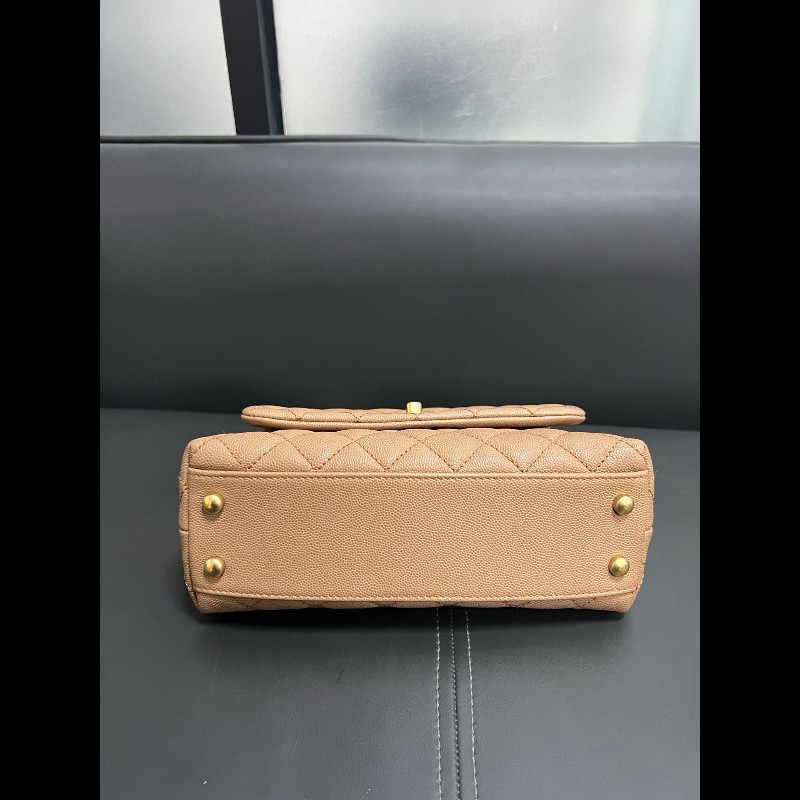 Chanel coco handle 奶茶色
小號 蜥蜴紅手柄-5