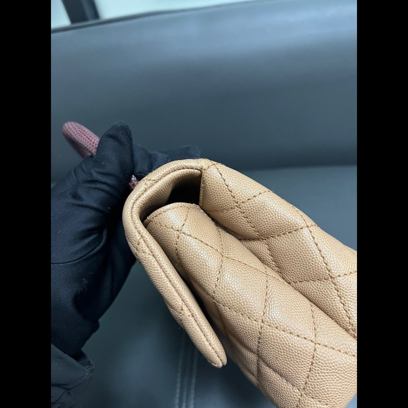 Chanel coco handle 奶茶色
小號 蜥蜴紅手柄-10