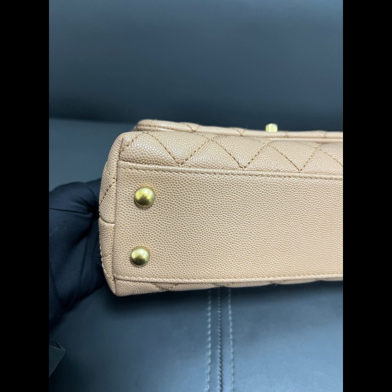 Chanel coco handle 奶茶色
小號 蜥蜴紅手柄-12