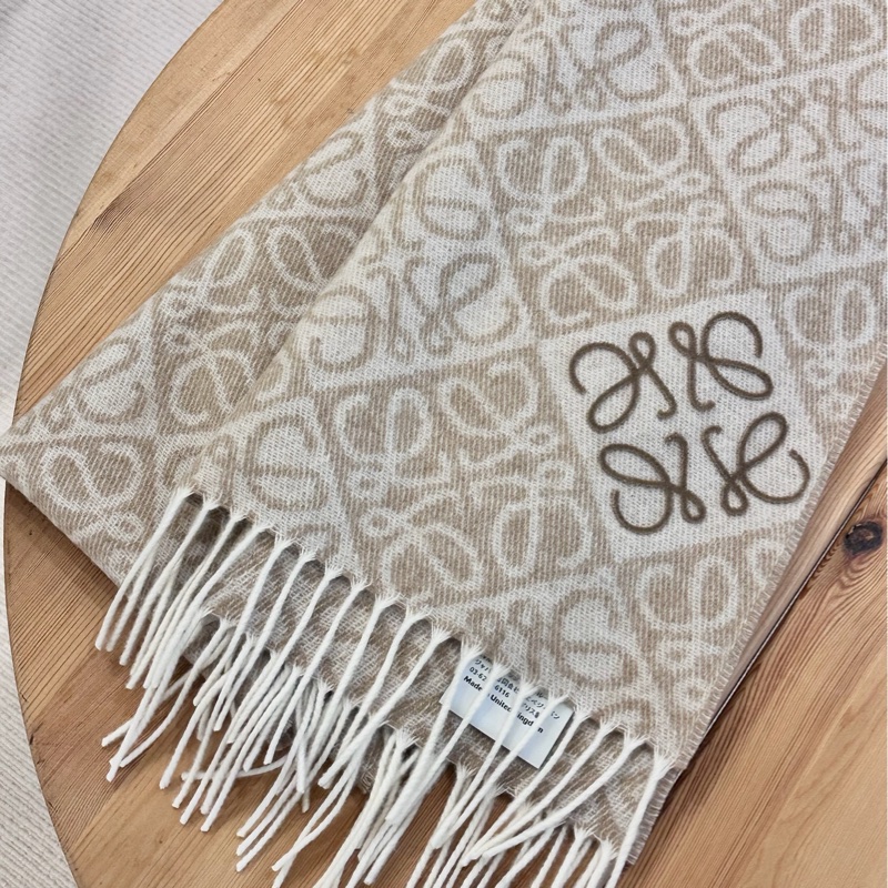 【全🆕】LOEWE Anagram scarf羅意威羊絨羊毛刺繡 圍巾頸巾女款 奶茶色米色-0
