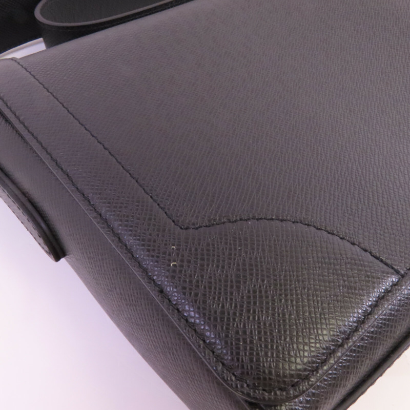 LOUIS VUITTON Taiga New Flap Messenger Bag銀扣肩背袋-5