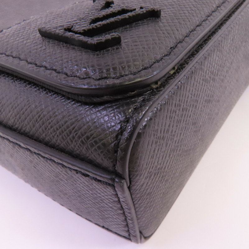 LOUIS VUITTON Taiga New Flap Messenger Bag銀扣肩背袋-7