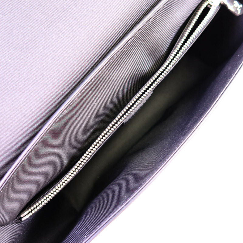 LOUIS VUITTON Taiga New Flap Messenger Bag銀扣肩背袋-12