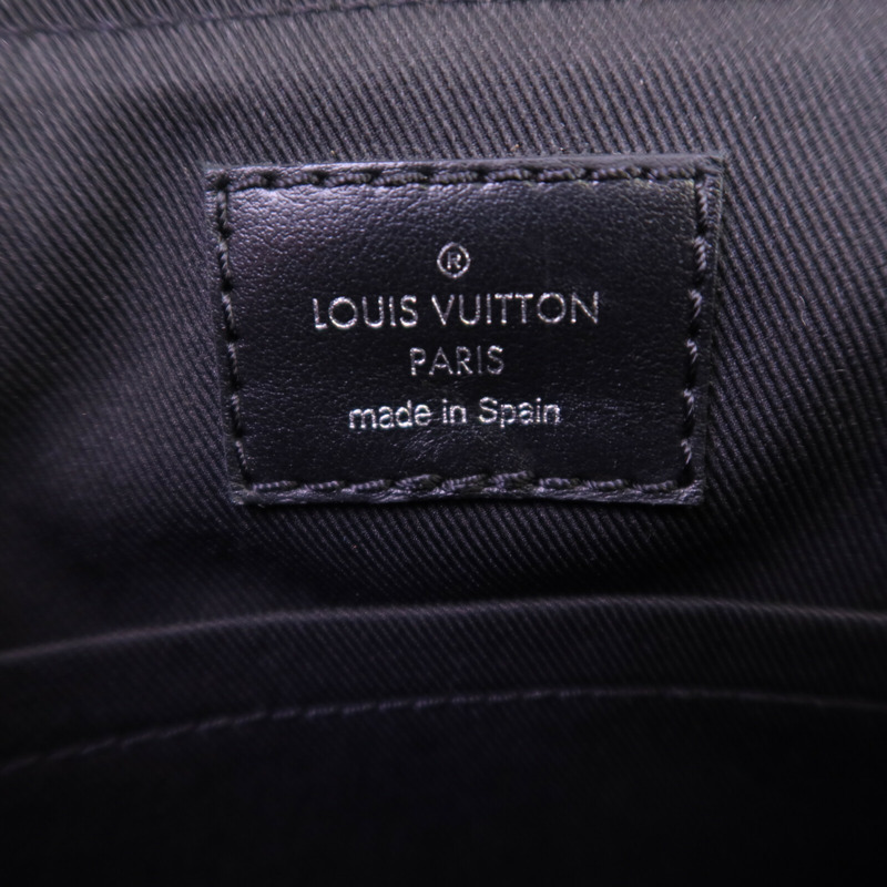 LOUIS VUITTON Monogram Eclipse District PM肩背袋-12
