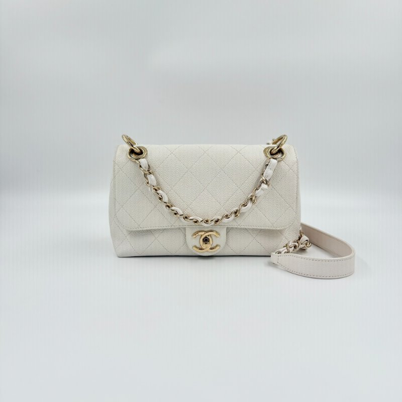 CHANEL - 白色牛皮淡金釦鏈條口蓋包-0