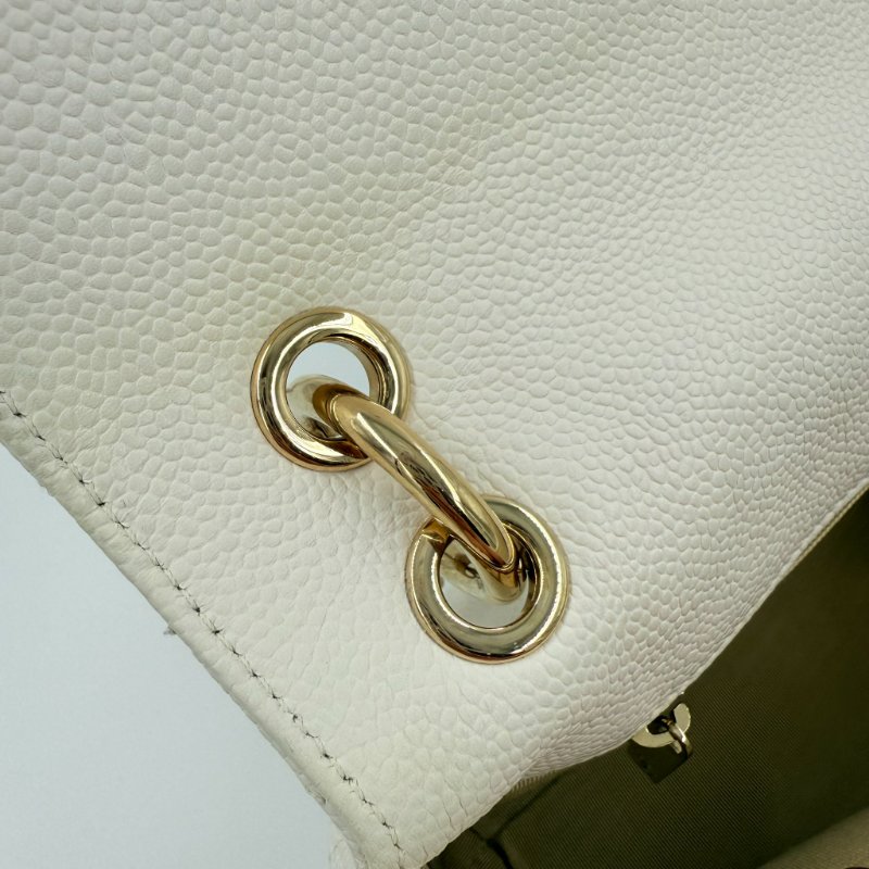 CHANEL - 白色牛皮淡金釦鏈條口蓋包-16
