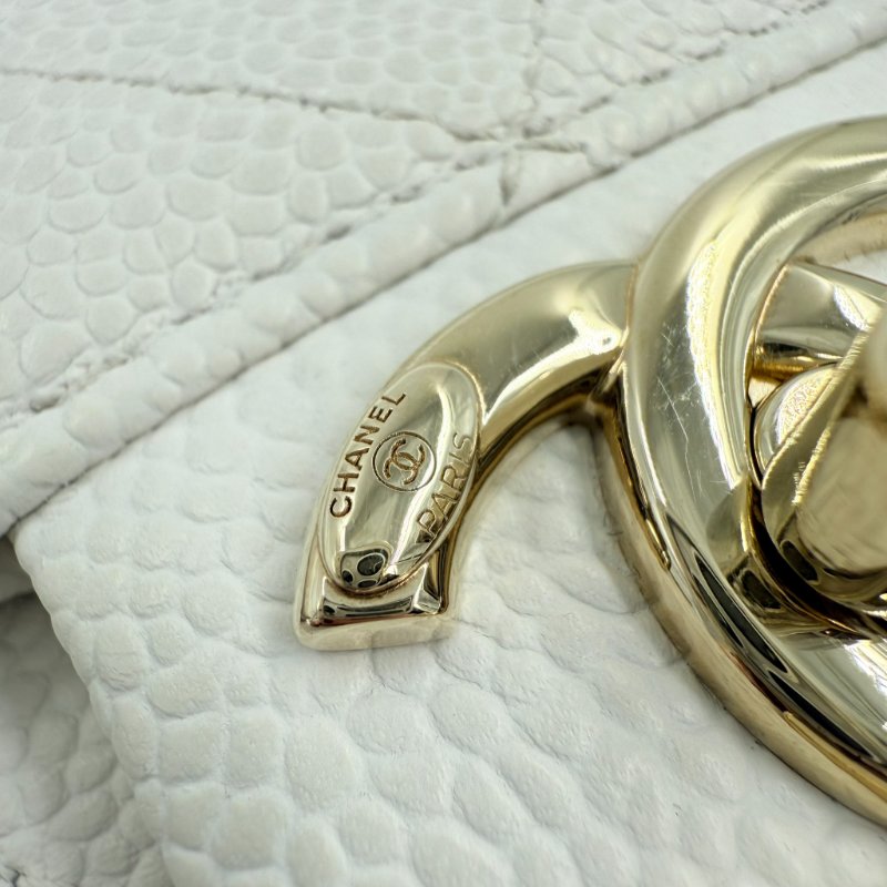 CHANEL - 白色牛皮淡金釦鏈條口蓋包-21