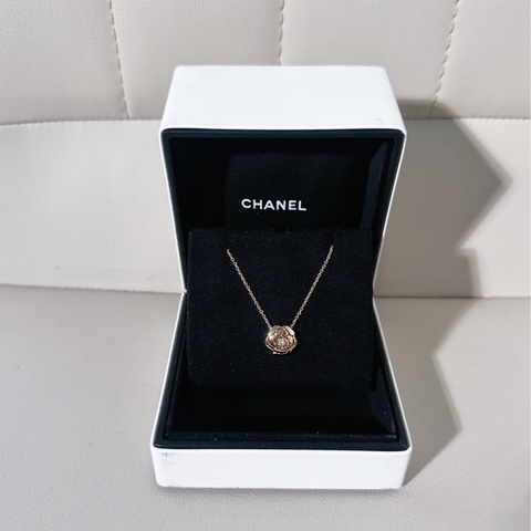 Chanel香奈儿玫瑰金单钻山茶花项链