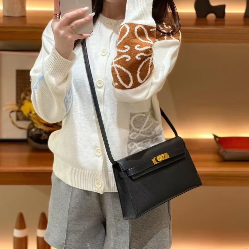 ❤️ LOEWE 氣質百搭款 LOGO款開衫毛衣-2
