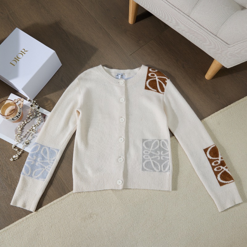 ❤️ LOEWE 氣質百搭款 LOGO款開衫毛衣-4