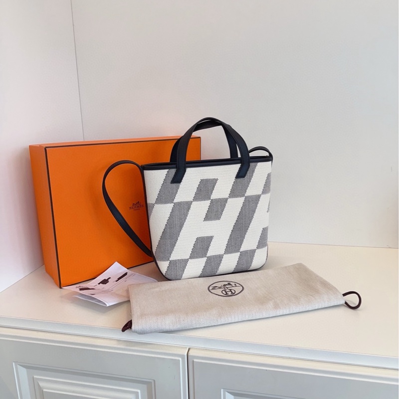 【全新未使用🆕🎁】Hermes Cabas H En Biais27 熊貓🐼黑白色 小號 small 手提單肩包-0