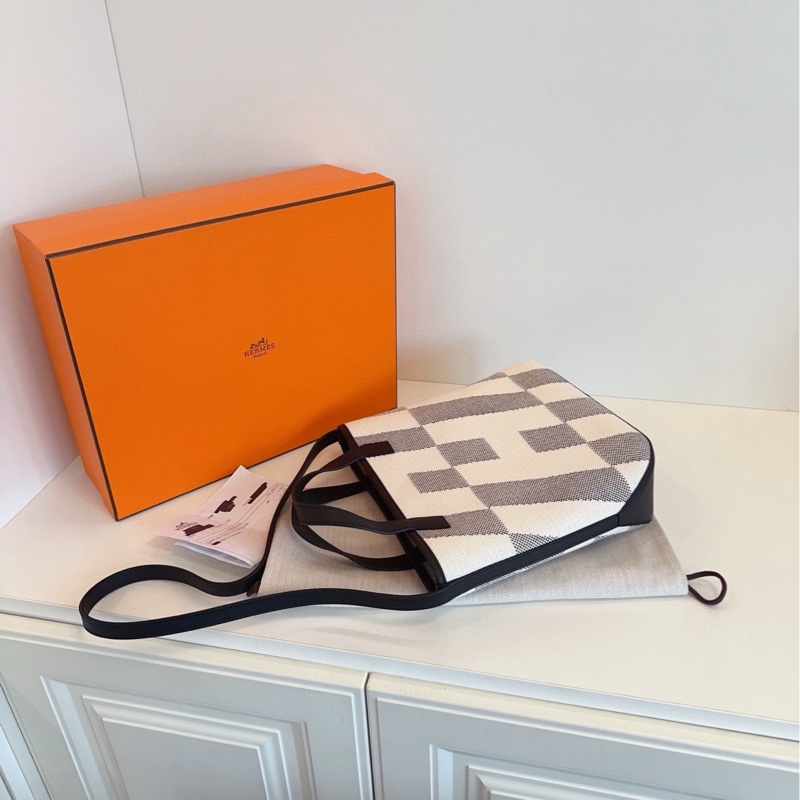 【全新未使用🆕🎁】Hermes Cabas H En Biais27 熊貓🐼黑白色 小號 small 手提單肩包-5
