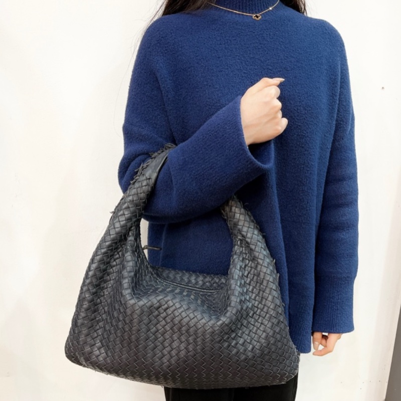 莉亞精品♥BV和尚包秀款二手（AS保留中）-1