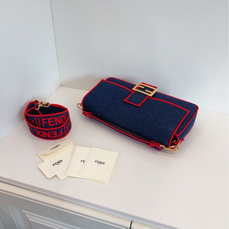 【99新🆕】Fendi Baguette丹寧法棍包 深色牛仔紅色滾邊 大號 單肩包手提包-4