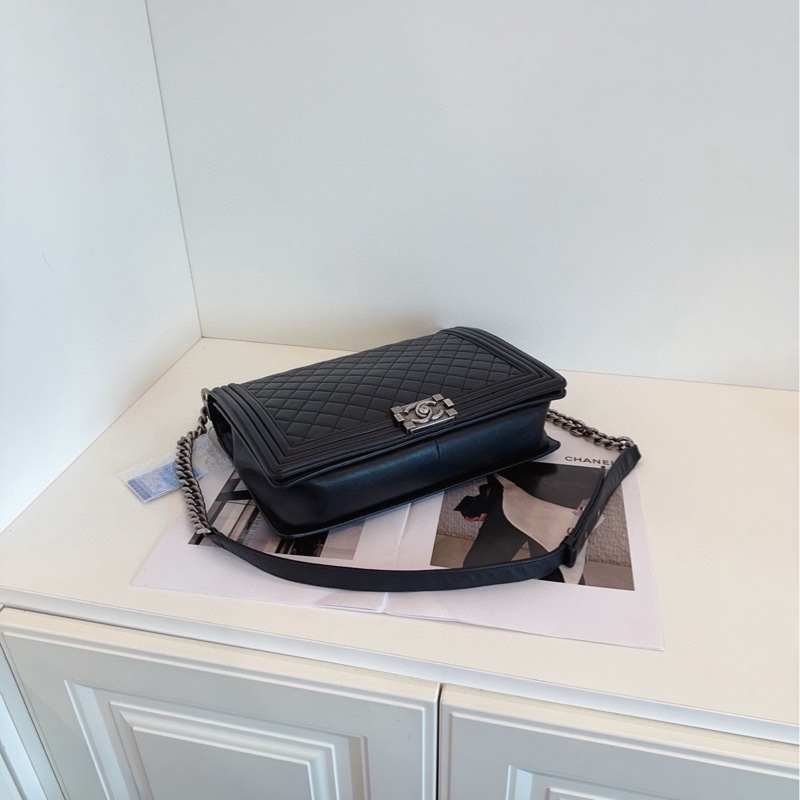 【97新🆕】Chanel 黑銀菱格Leboy XXL 大號 單肩包-3