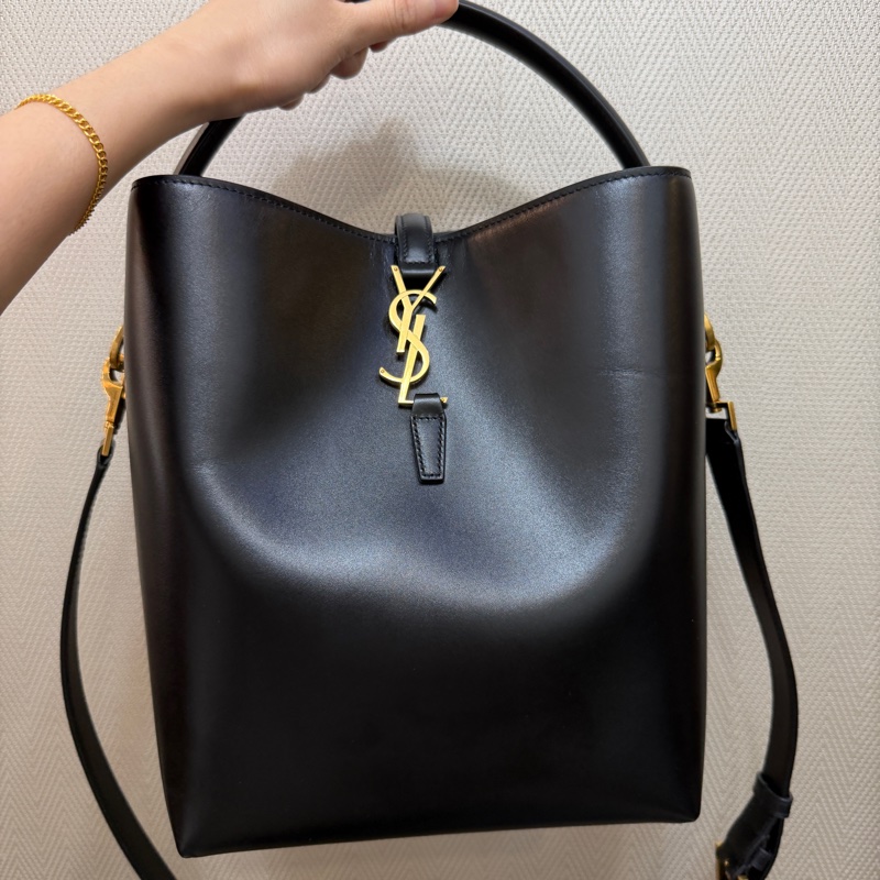 YSL 黑滑面牛皮霧金釦LE 37手提肩背水桶包-0