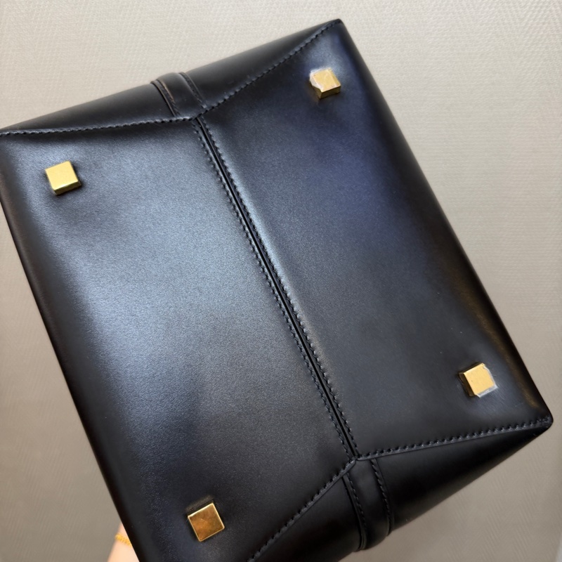 YSL 黑滑面牛皮霧金釦LE 37手提肩背水桶包-6