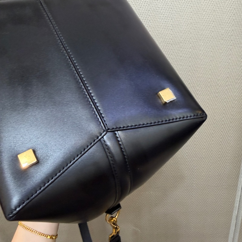 YSL 黑滑面牛皮霧金釦LE 37手提肩背水桶包-8