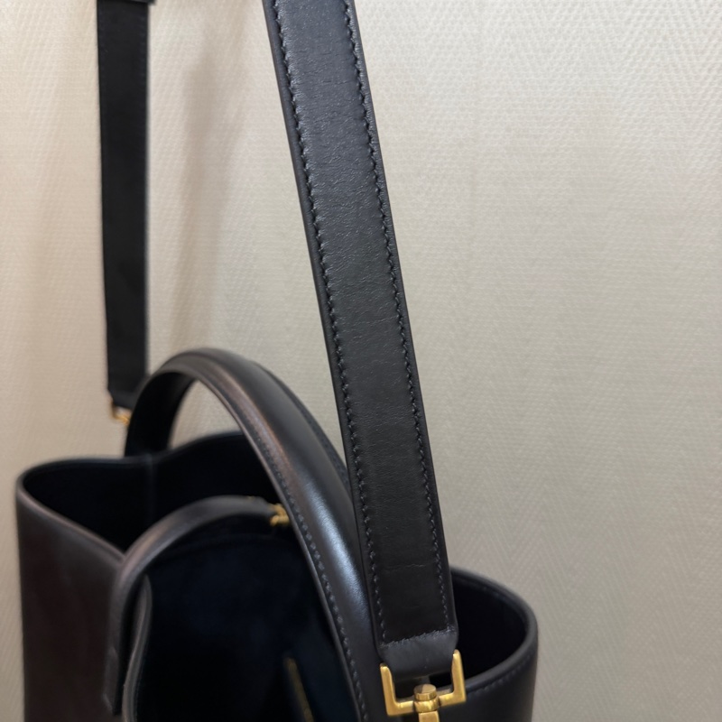 YSL 黑滑面牛皮霧金釦LE 37手提肩背水桶包-15