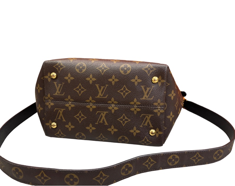 可手提可肩背、斜背 LV 包-6