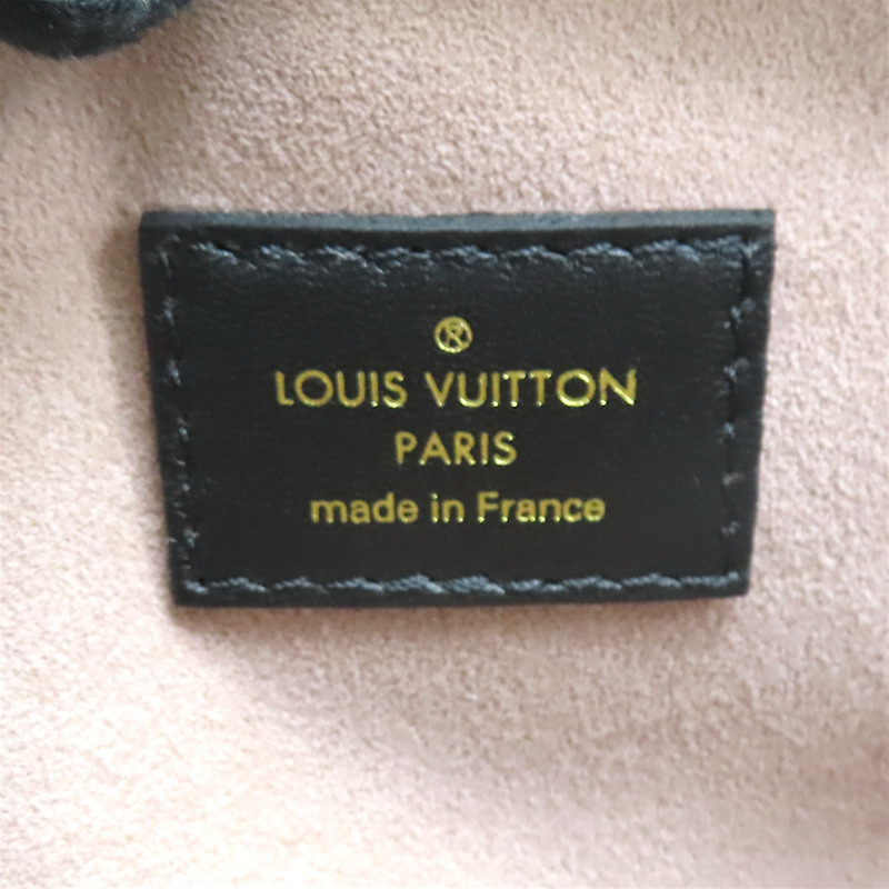 黑色 小羊皮壓紋 Coussin PM 單肩包【LOUIS VUITTON LV 路易威登】 M57790-7