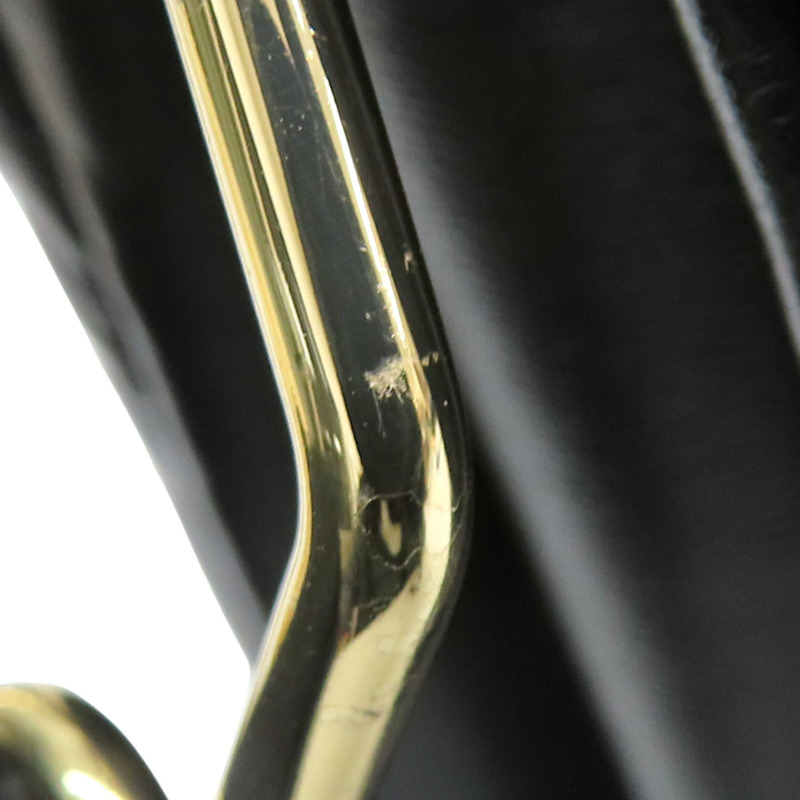 黑色 小羊皮壓紋 Coussin PM 單肩包【LOUIS VUITTON LV 路易威登】 M57790-15