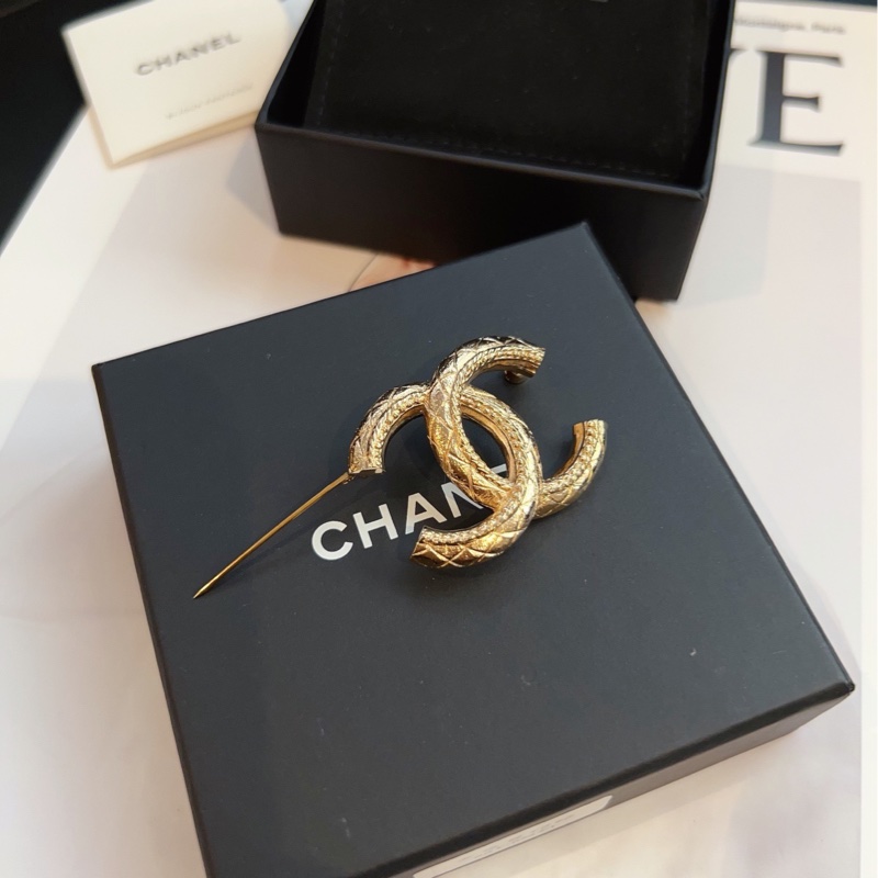 【閒置帶盒🆕】Chanel 高級手工坊系列 金色菱格麥穗麻花雙C胸針-3