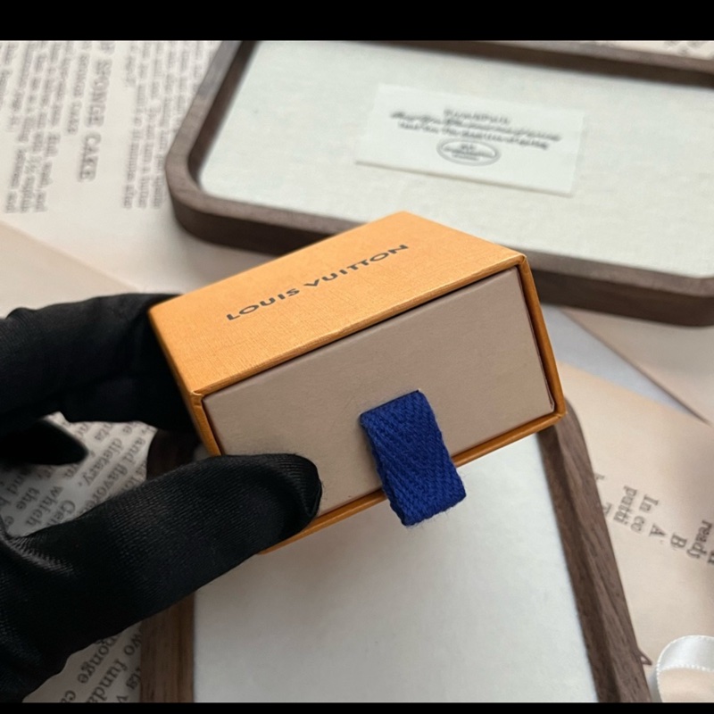 LV「金」老花 戒指💍原廠盒裝配件完整-12