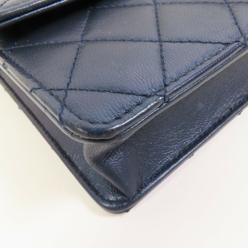 CHANEL 牛皮皮革Chain Shoulder金扣鏈帶肩背袋-12