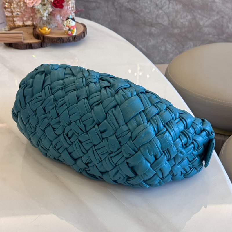 *SHIHNA名牌精品* Bottega Veneta Banana編織肩背包-2