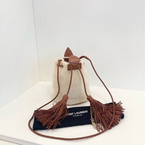【99新🆕】Ysl  稀有泰迪熊🧸米色金扣 羊毛流蘇抽繩水桶 斜挎包 小號 small斜挎包