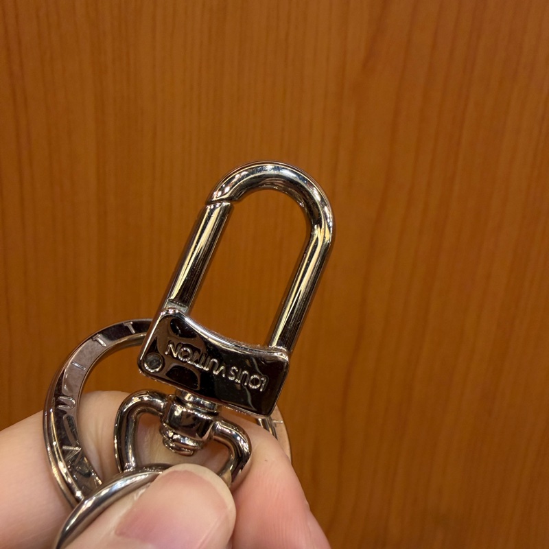 LV 白綠噴漆瓶拼原花Paint illustre吊飾鑰匙扣MP3384-2