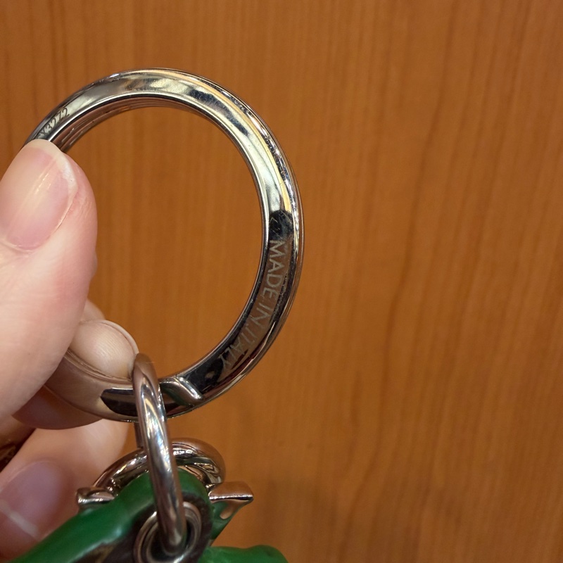 LV 白綠噴漆瓶拼原花Paint illustre吊飾鑰匙扣MP3384-5